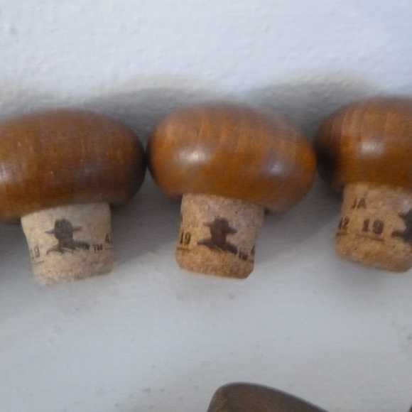 OVER 20 TEQUILA BOTTLE CORKS TOPS STOPPERS - Picture 10 of 11